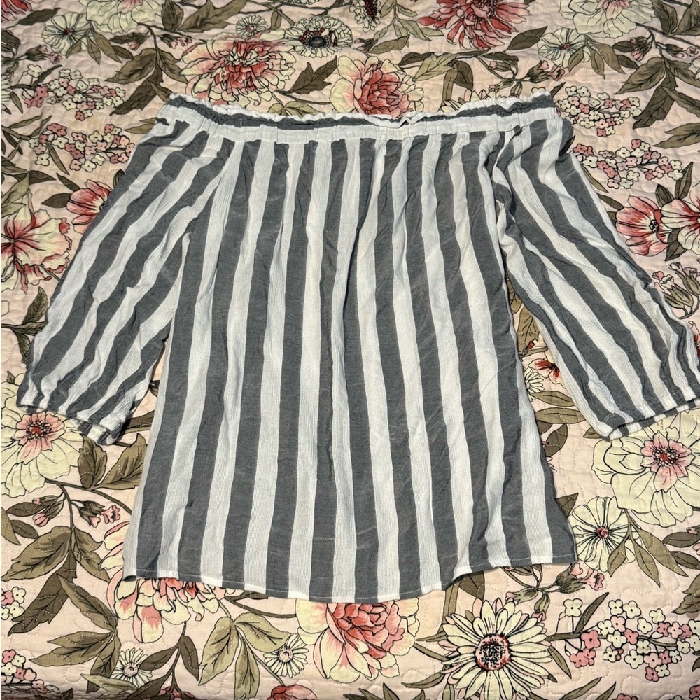 💕 Banana Republic Off-Shoulder Striped Women's Top 💕 SALE 3 for $30!